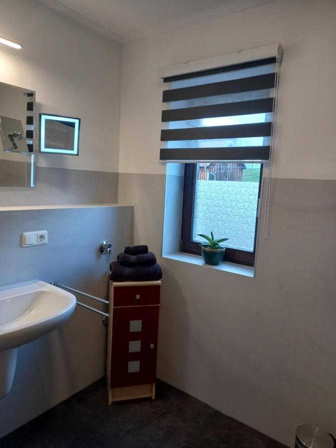 Cafe Und Pension Ringer Vilseck Esterno foto